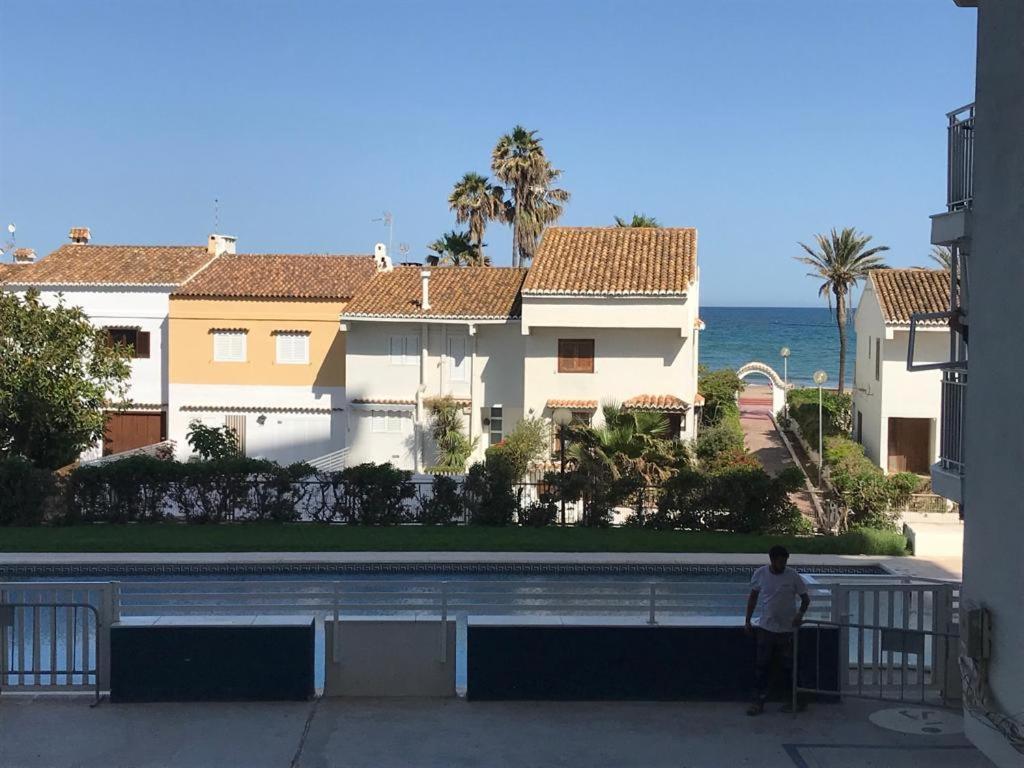 Apartamento En Complejo Residencial Con Piscina Y Garaje Frente Al Mar Valencia Exterior photo